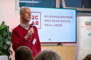 Erwin Thoma und der Architekt Jörg Finkbeiner von Partner und Partner Architekten am 6. März 2020 beim C2C Forum “Klimapositives Bauen” im C2C LAB